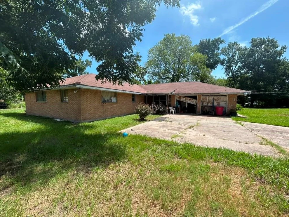 Unit for sale at 16019 Avenue C, Channelview, TX 77530