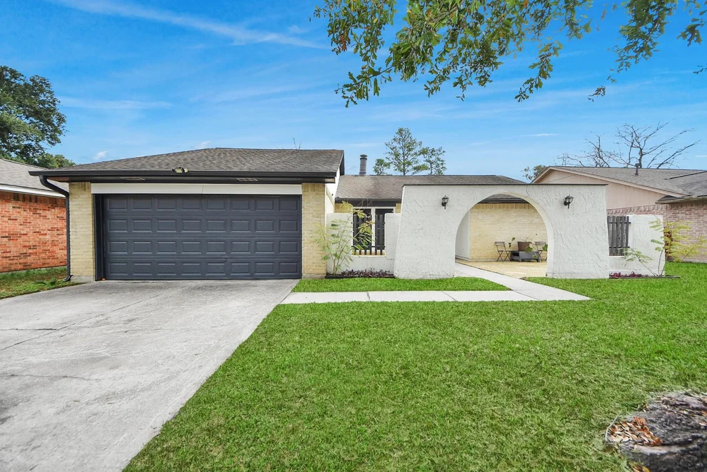 Unit for sale at 10007 Loch Dane Drive, Houston, TX 77070