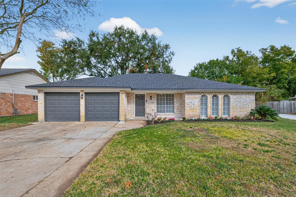 Unit for sale at 517 N Travis Street, Deer Park, TX 77536
