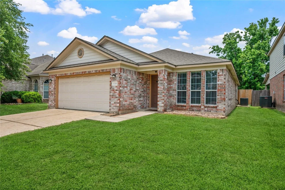 Unit for sale at 12311 Carriage Oak Circle, Humble, TX 77346