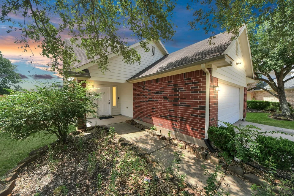 Unit for sale at 910 Sycamore Trace Court, Houston, TX 77073