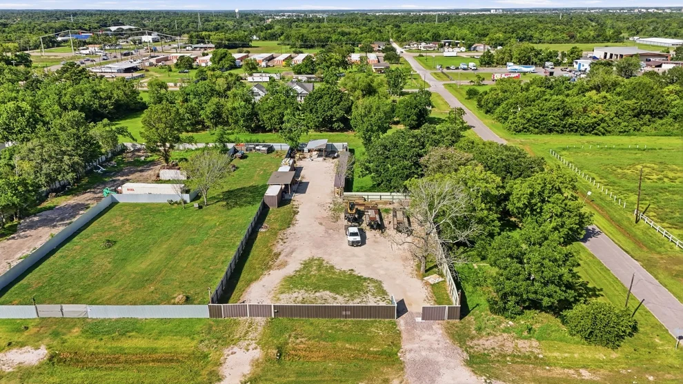 Unit for sale at 1406 Hill Avenue, League City, TX 77573
