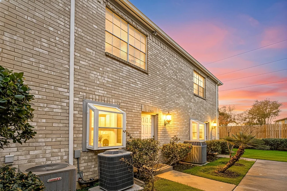 Unit for sale at 7607 Cambridge Street, Houston, TX 77054