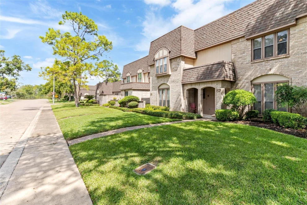 Unit for sale at 57 S Bachelor Button, Lake Jackson, TX 77566