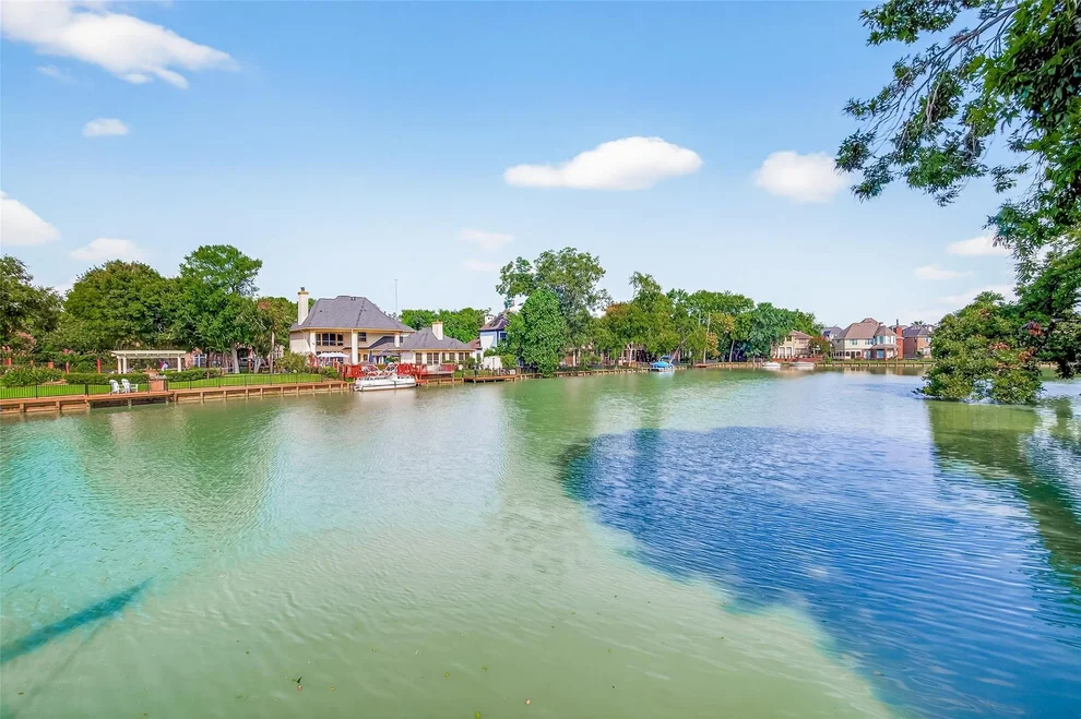 Unit for sale at 4131 Crow Valley, Missouri City, TX 77459
