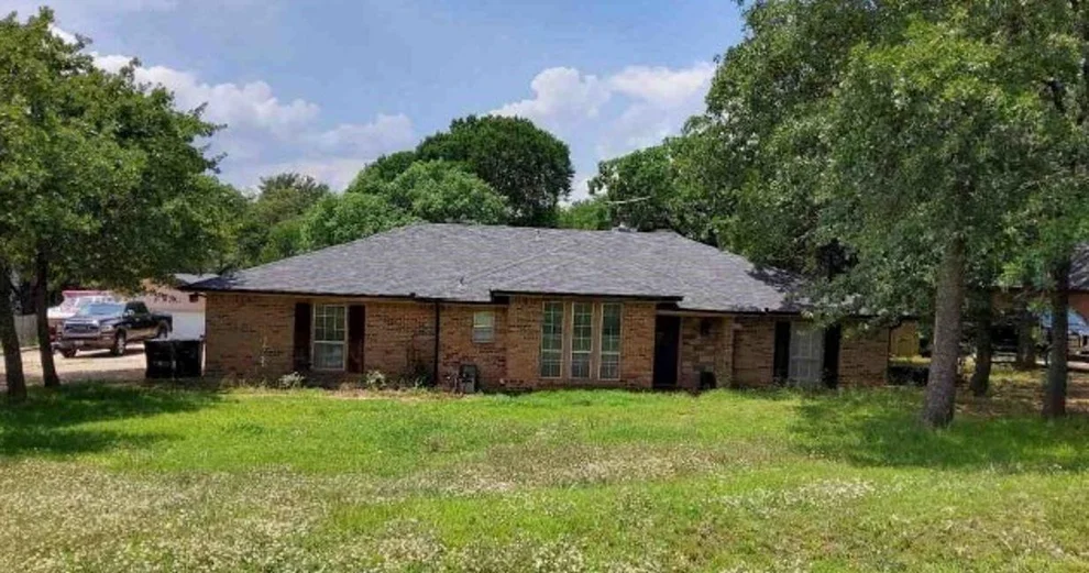 Unit for sale at 517 Shady Oaks Trail, Burleson, TX 76028