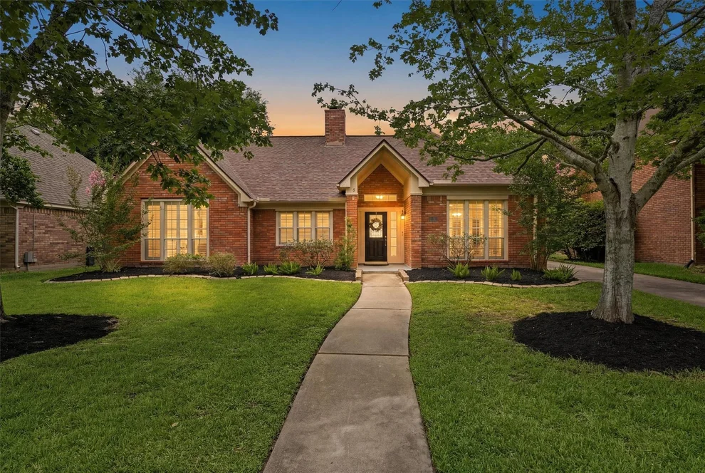 Unit for sale at 15718 Echo Lodge Drive, Houston, TX 77095