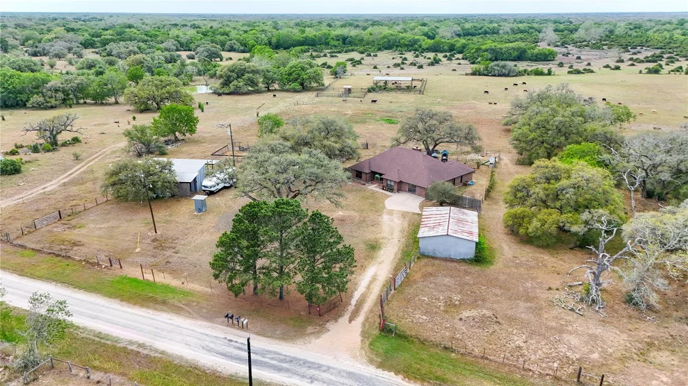 Unit for sale at 10782 County Road 284, Edna, TX 77957