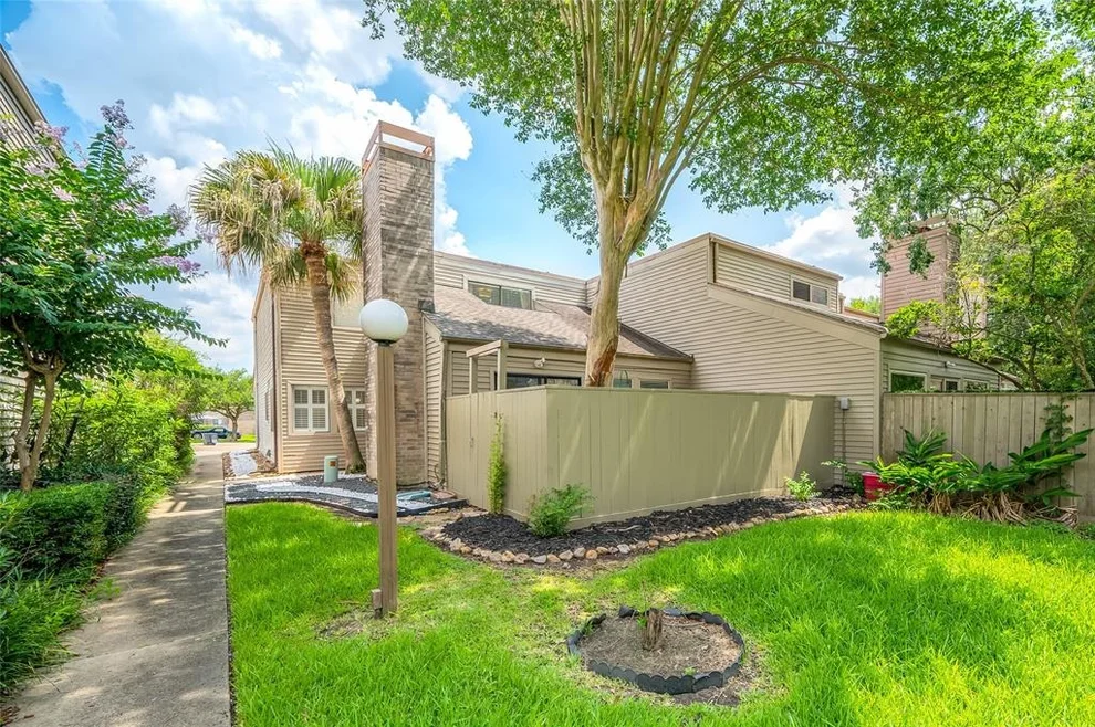 Unit for sale at 1418 Chardonnay, Houston, TX 77077