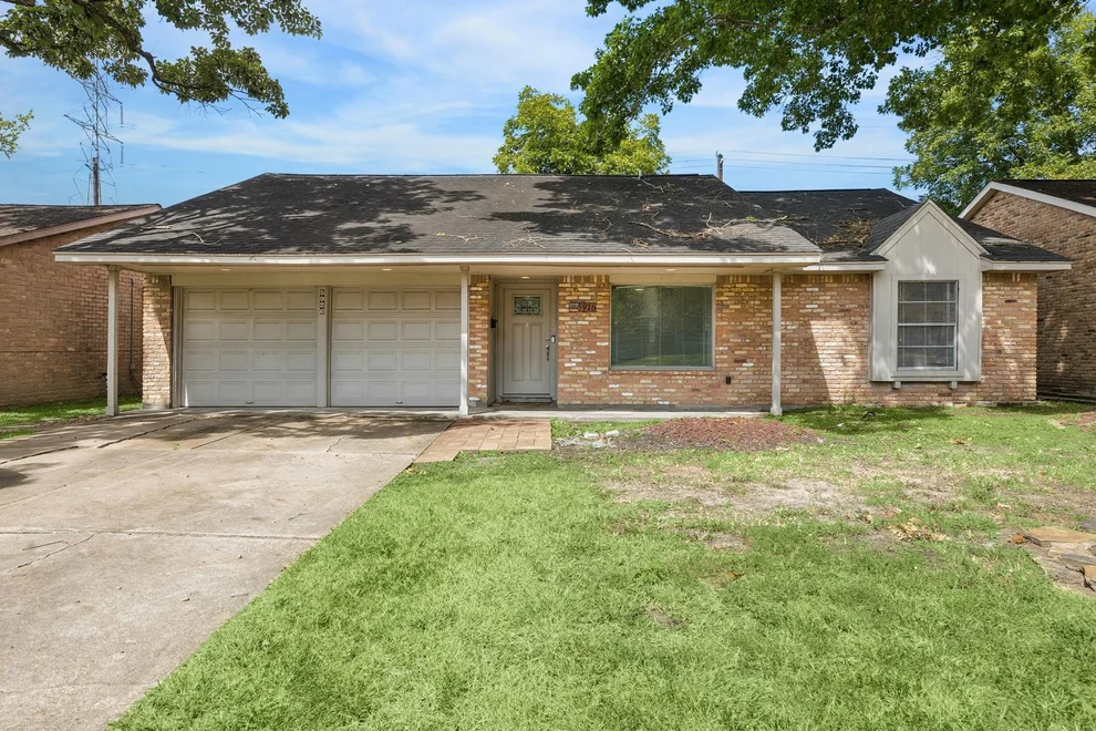Unit for sale at 5926 Willowbend Boulevard, Houston, TX 77096