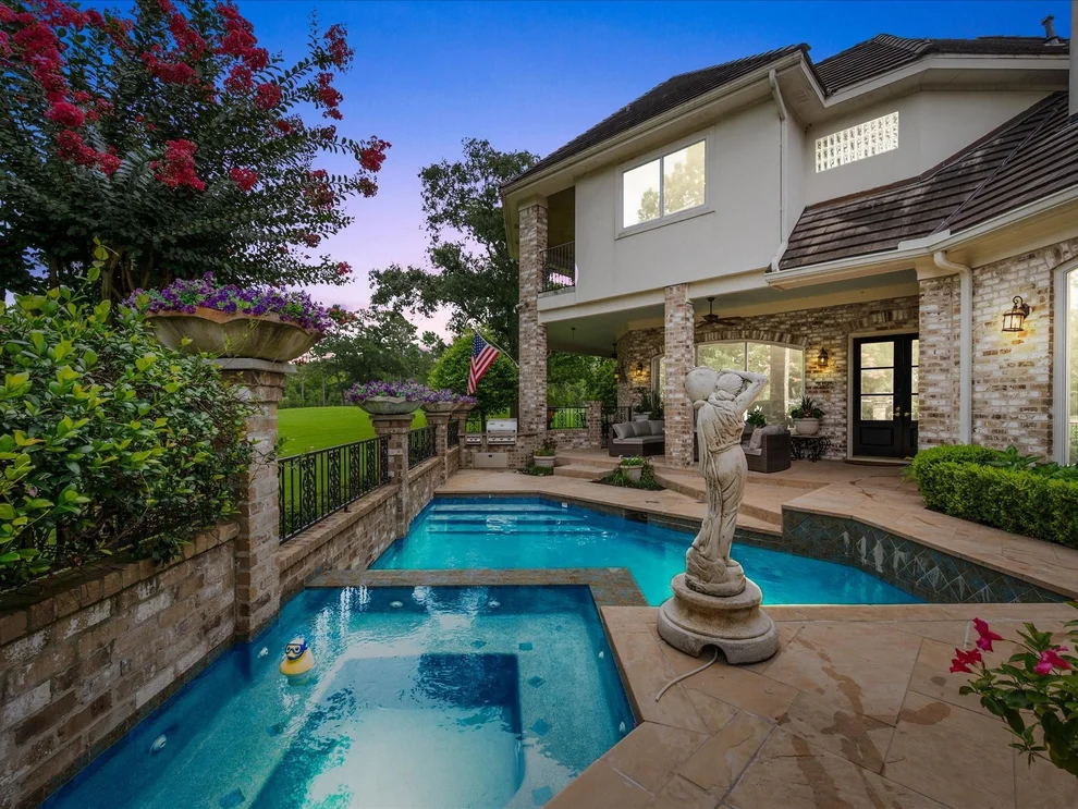 Unit for sale at 2750 N Southern Oaks Drive, Houston, TX 77068