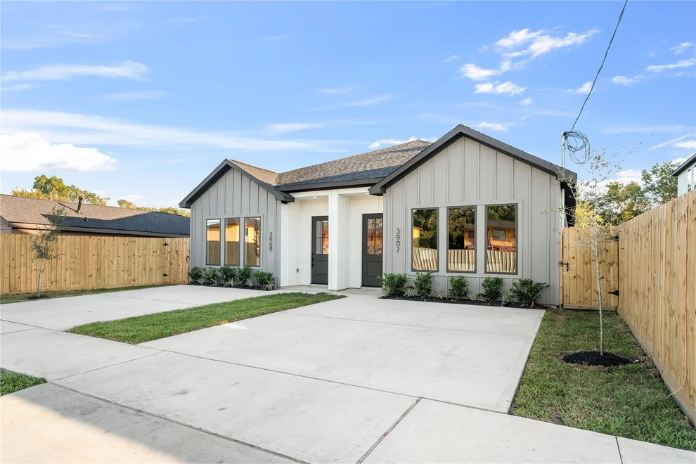 Unit for sale at 3907 Maggie Street, Houston, TX 77051