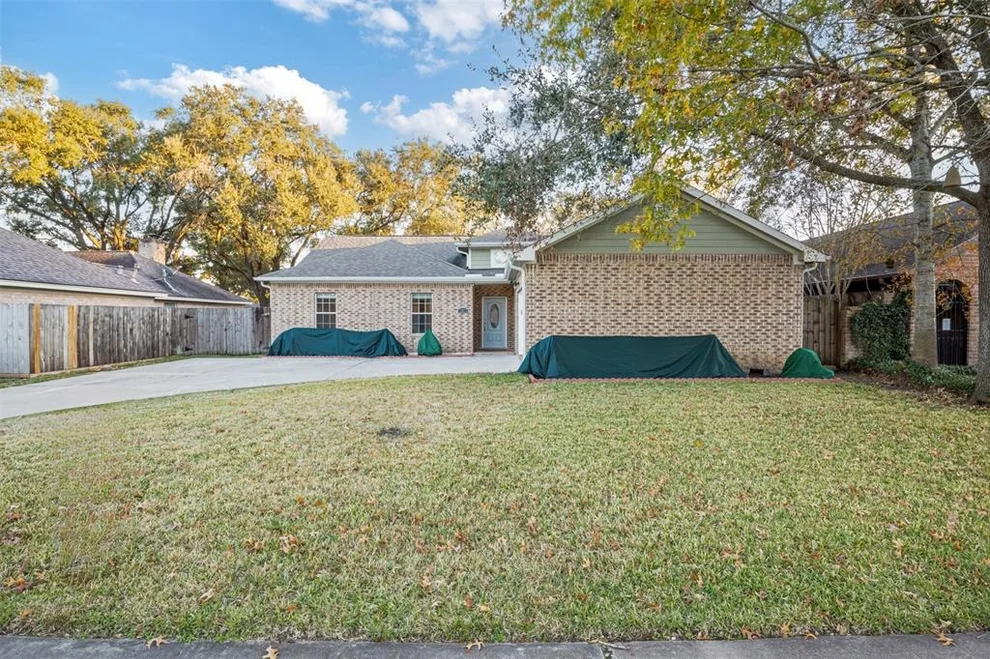 Unit for sale at 15825 Boulder Oaks Drive, Houston, TX 77084