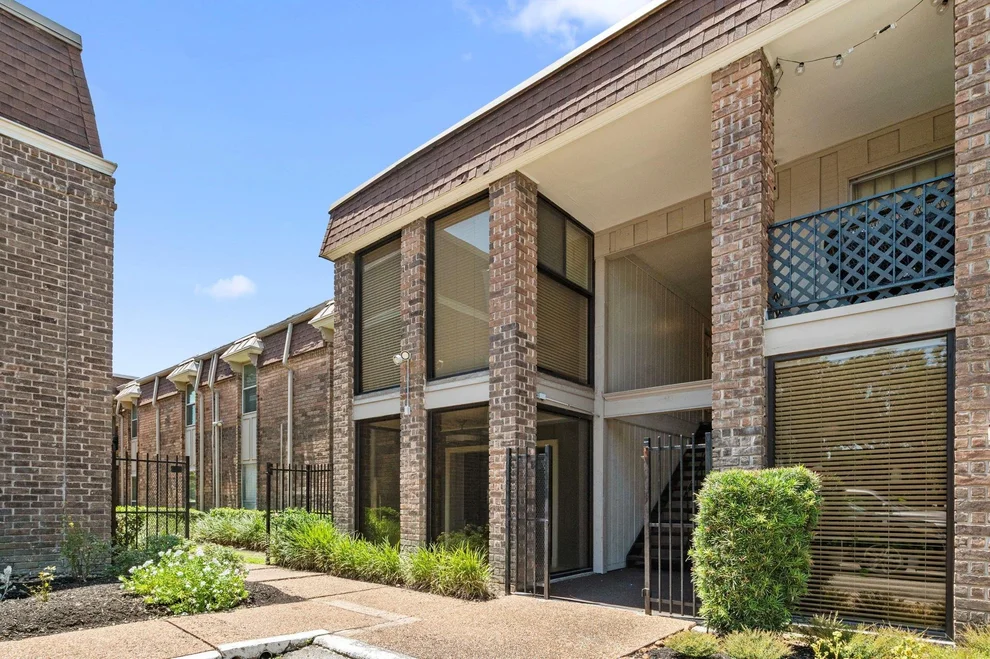 Unit for sale at 7575 Katy Freeway, Houston, TX 77024