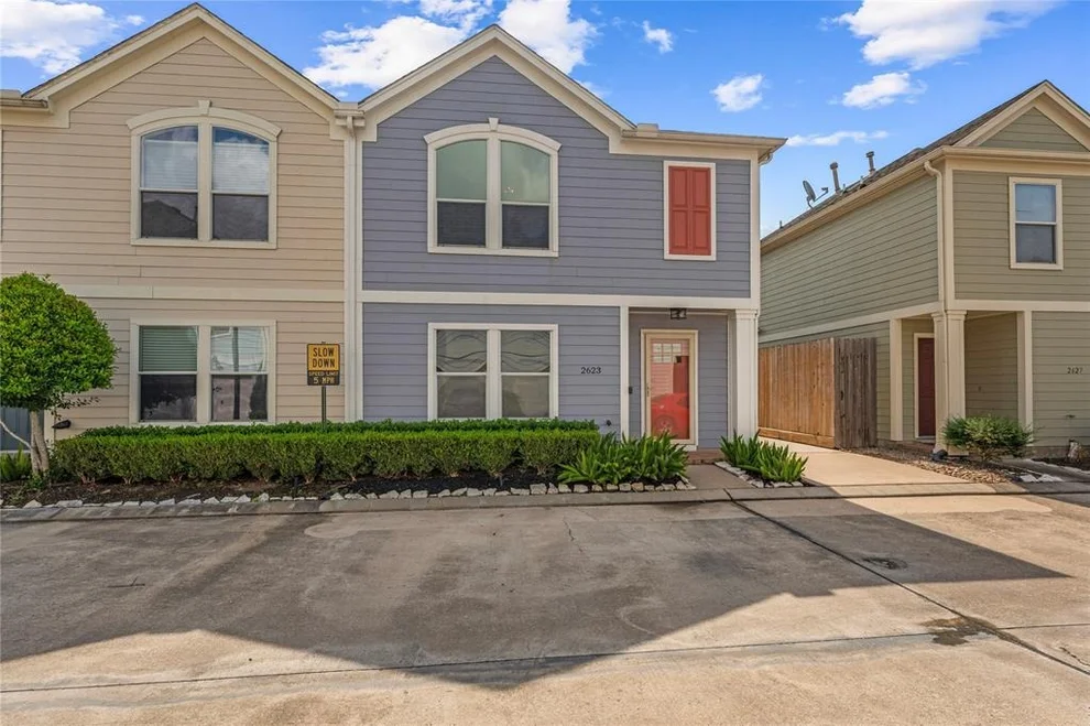 Unit for sale at 2623 Woodridge Cove Drive, Houston, TX 77087