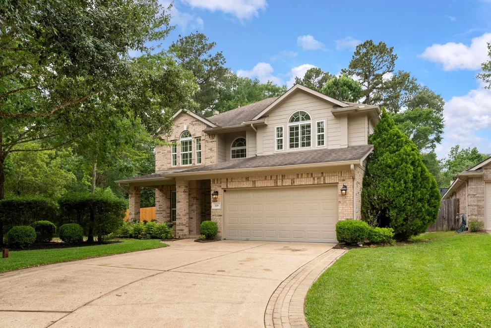 Unit for sale at 119 S Abram Circle, The Woodlands, TX 77382