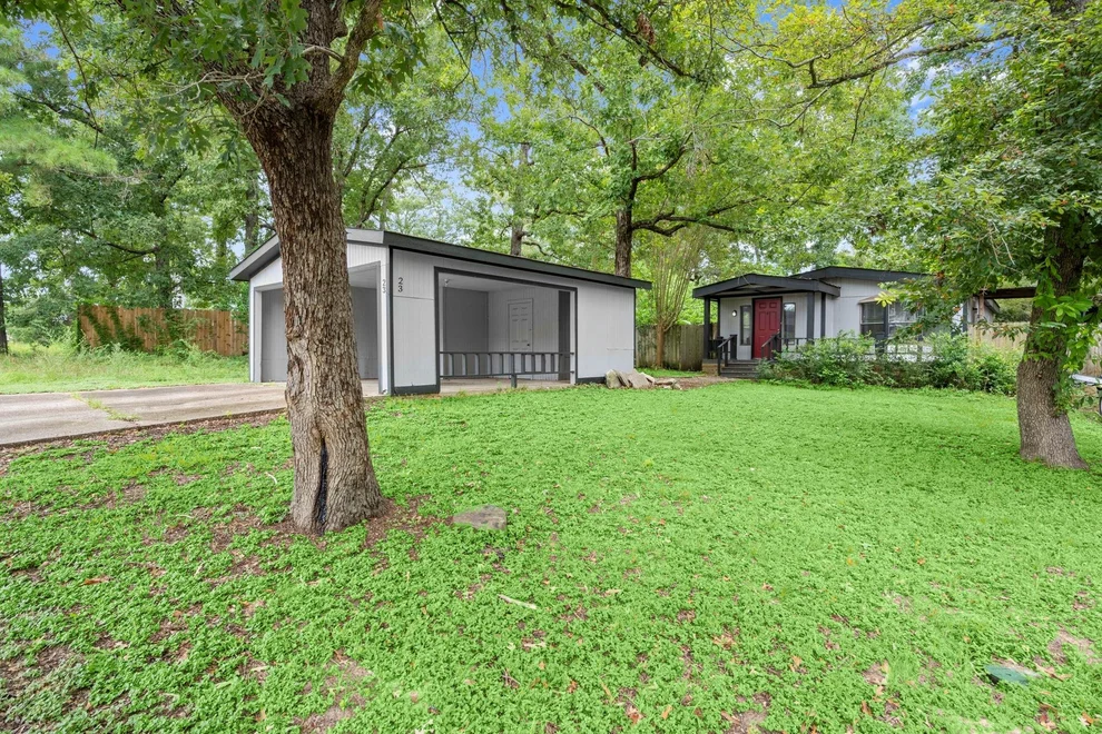 Unit for sale at 23 Woodland Hills Drive, Conroe, TX 77303