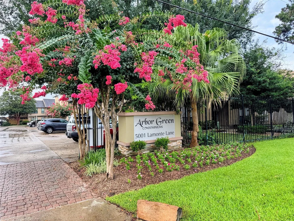 Unit for sale at 5001 Lamonte Lane, Houston, TX 77092