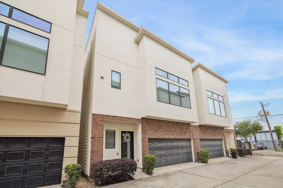 Unit for sale at 52 N Hutcheson Street, Houston, TX 77003