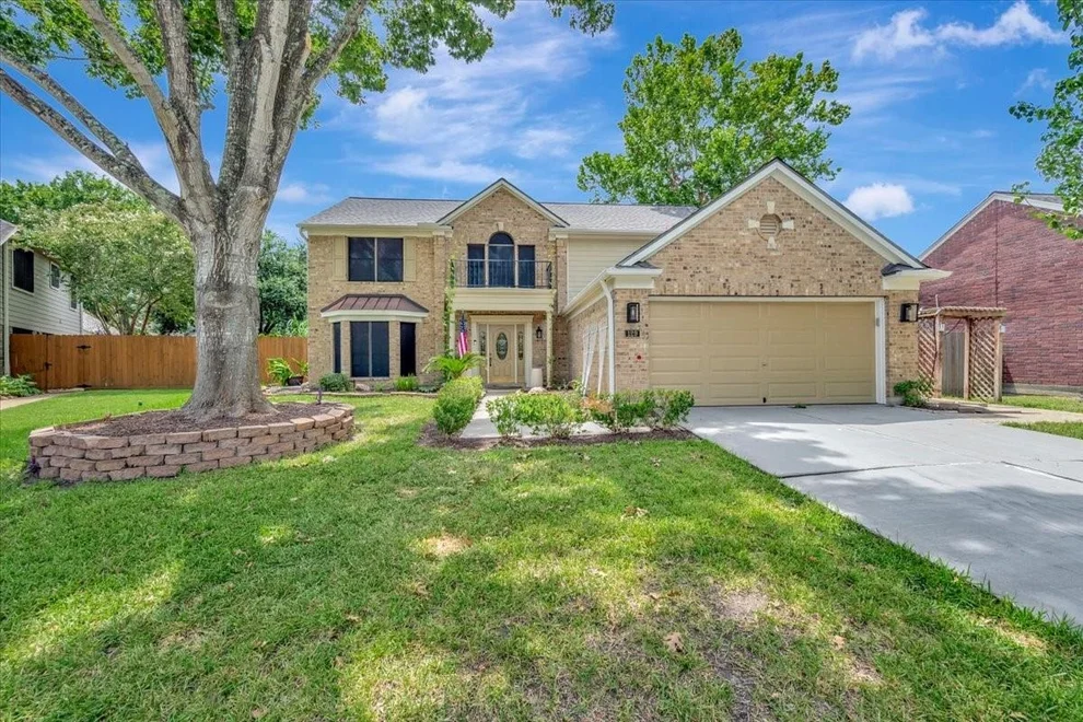 Unit for sale at 129 Coral Bay Drive, League City, TX 77573