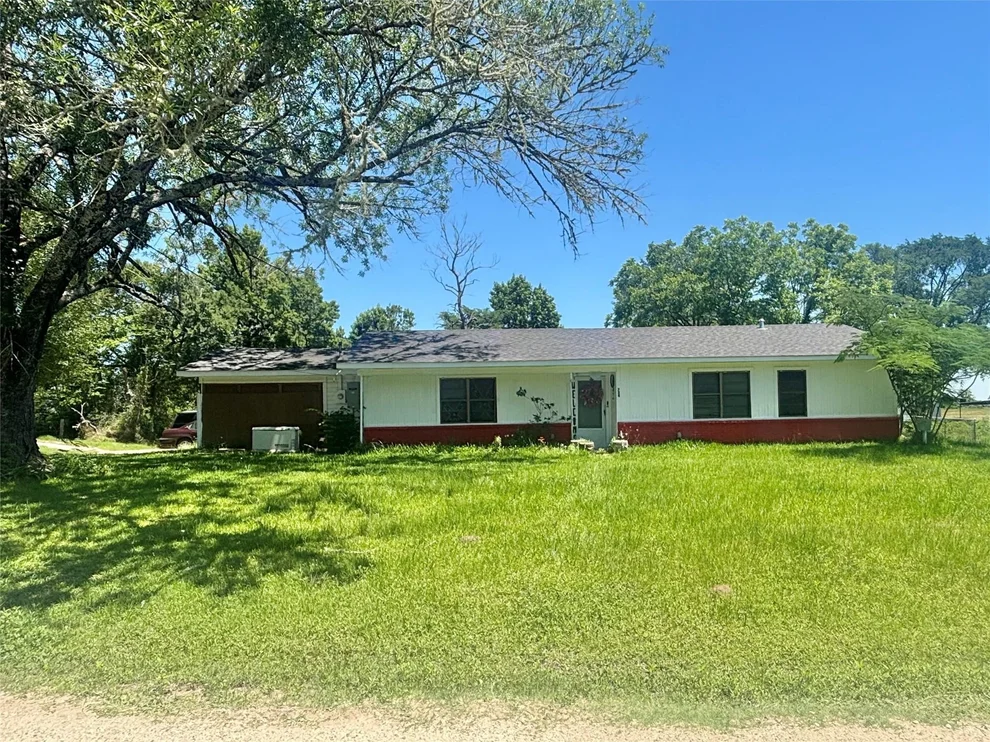Unit for sale at 724 W 5th Street, Groveton, TX 75845