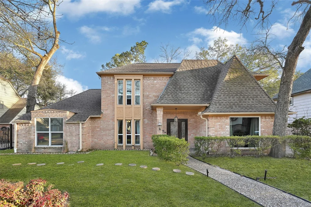 Unit for sale at 5619 Spanish Oak Drive, Houston, TX 77066