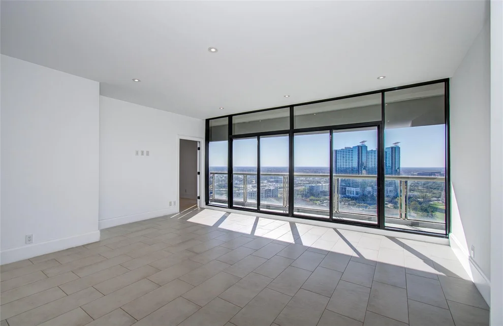Unit for sale at 1701 Hermann Drive, Houston, TX 77004