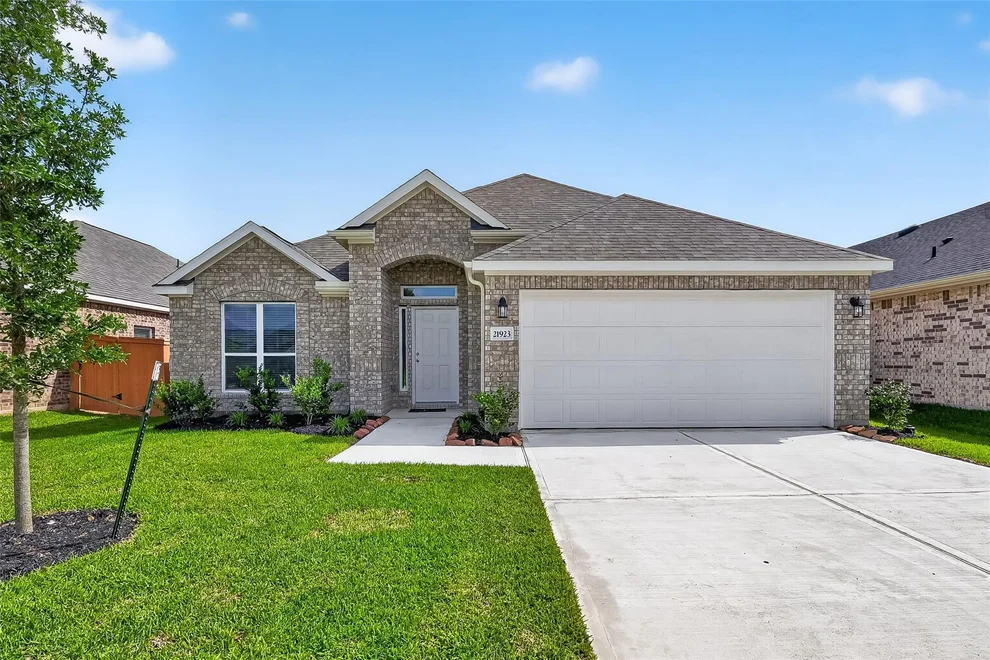 Unit for sale at 1108 Silver Maple Street, Magnolia, TX 77355
