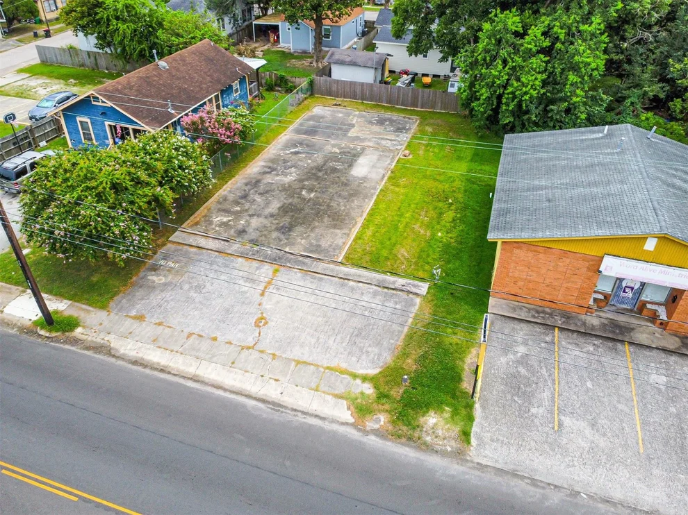Unit for sale at 213 E Texas Avenue, Baytown, TX 77520
