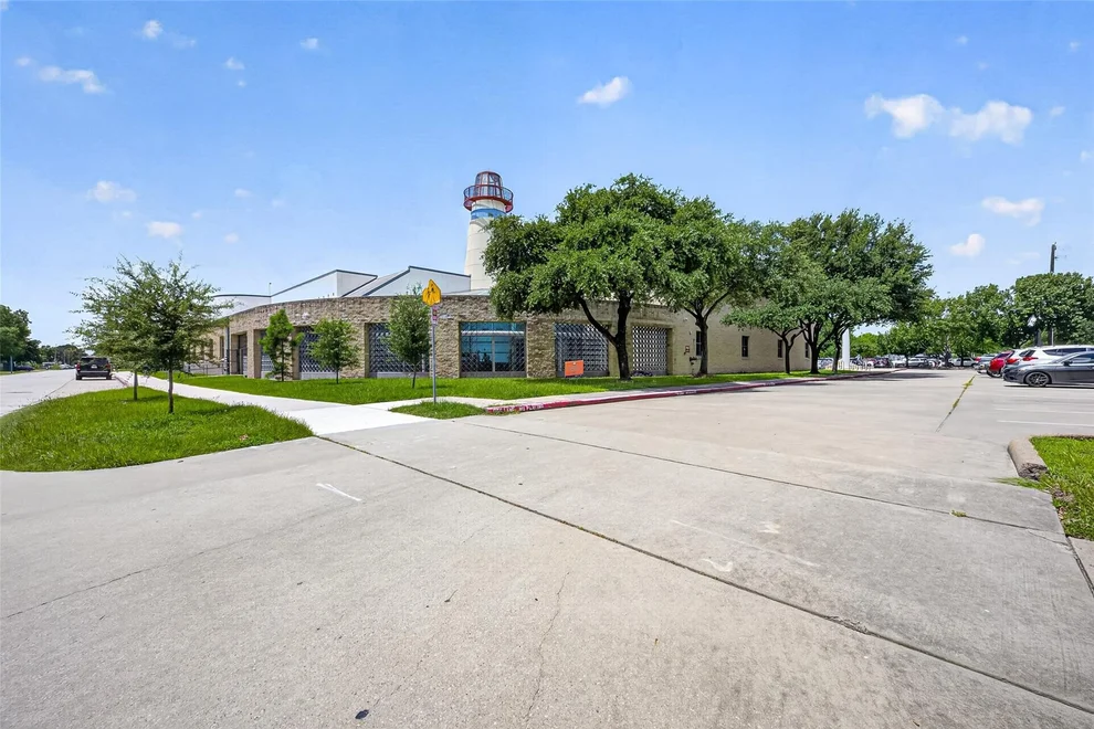 Unit for sale at 901 Gazin Street, Houston, TX 77020