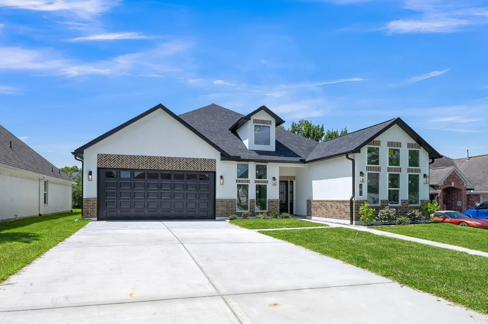 Unit for sale at 101 Bermuda Circle, Montgomery, TX 77356