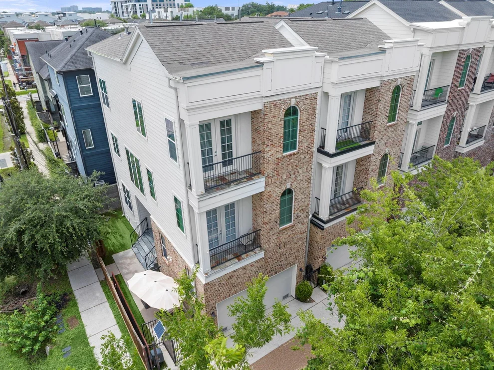 Unit for sale at 1041 W 17th Street, Houston, TX 77008