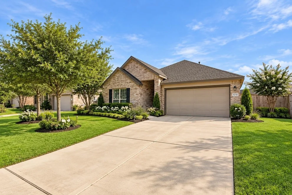 Unit for sale at 5232 Pine Pass Drive, Rosenberg, TX 77469
