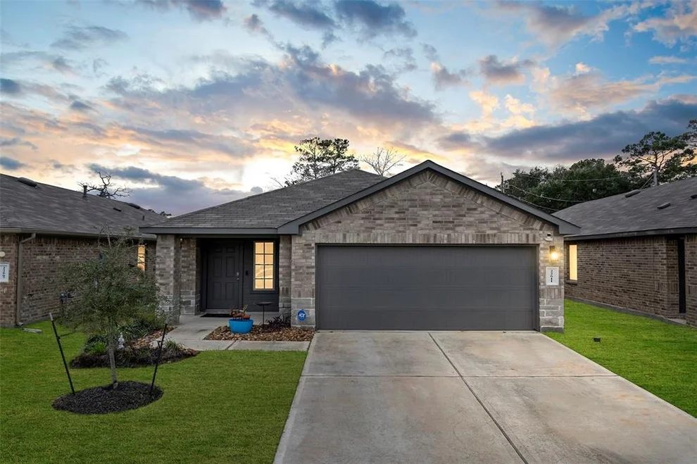 Unit for sale at 22611 Aspen Tarn Trail, Spring, TX 77373
