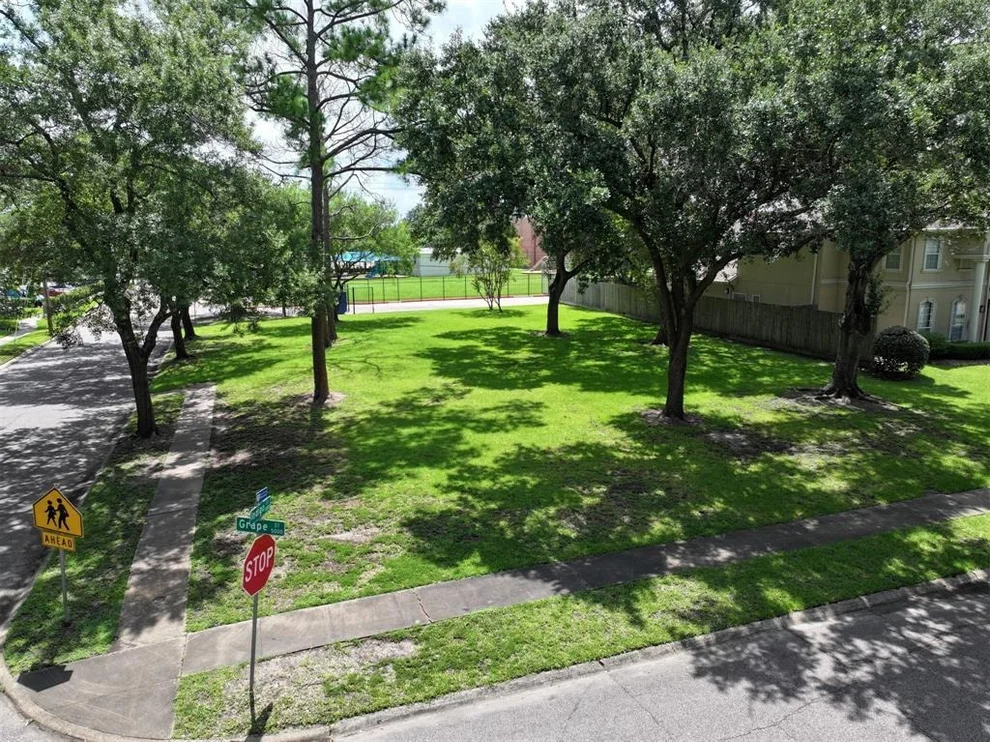 Unit for sale at 5003 Indigo Street, Houston, TX 77096