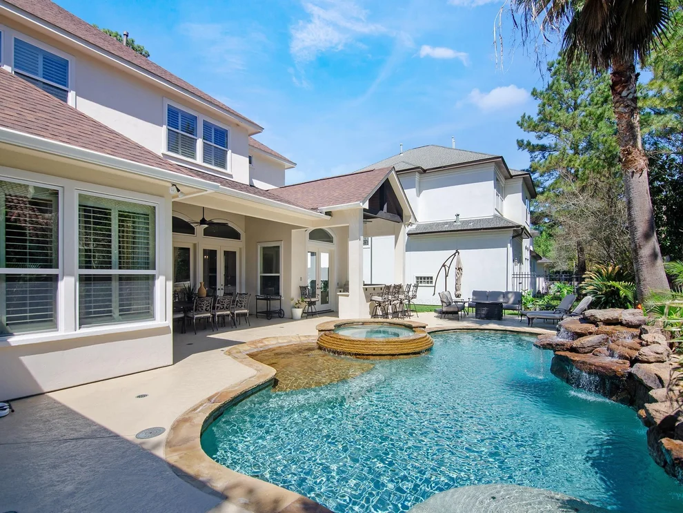 Unit for sale at 54 Kingscote Way, The Woodlands, TX 77382