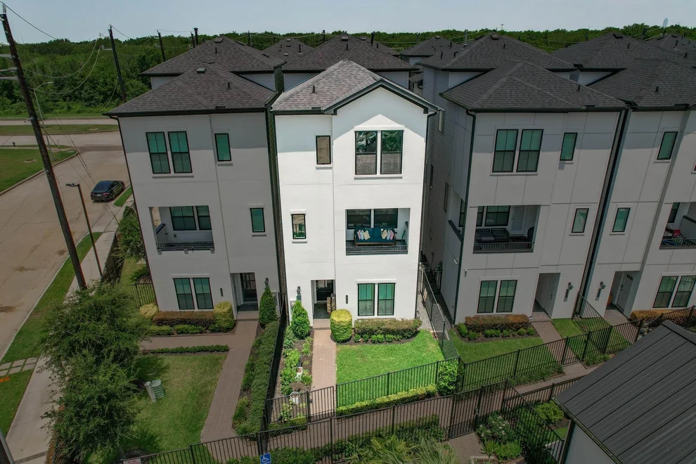 Unit for sale at 2816 Grand Fountains Drive, Houston, TX 77054