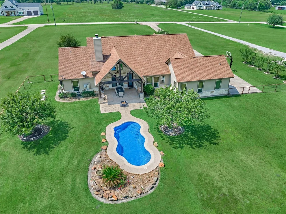Unit for sale at 106 Longhorn Loop, New Waverly, TX 77358