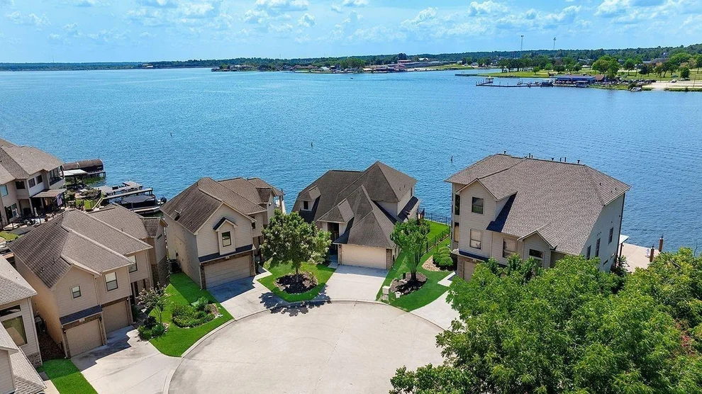 Unit for sale at 326 Old Aqua Landing W, Montgomery, TX 77356