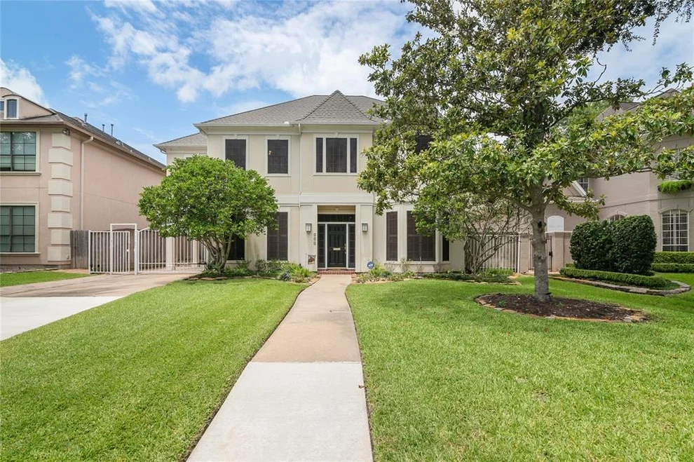 Unit for sale at 534 Chelsea Street, Bellaire, TX 77401