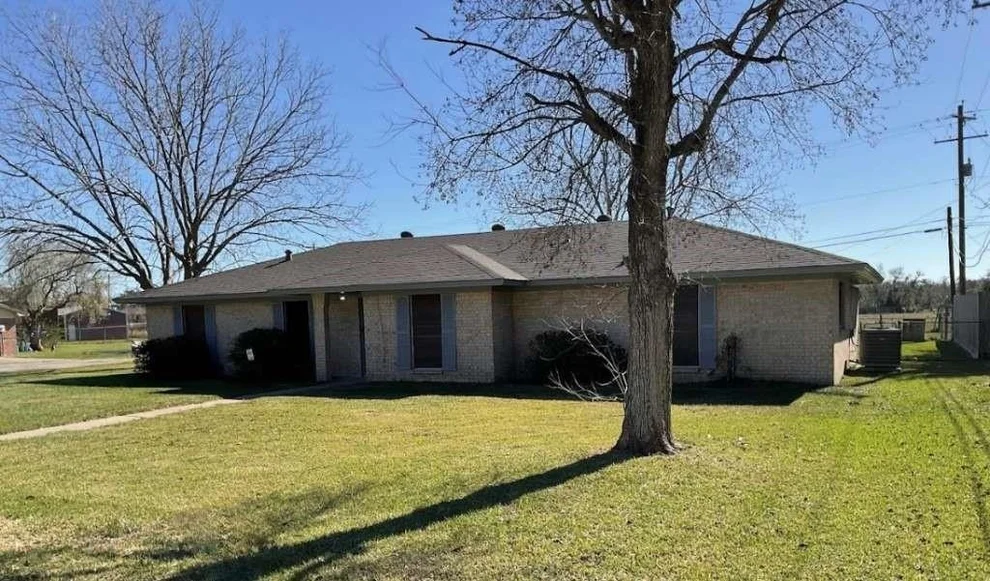 Unit for sale at 1501 Azalea Street, Sweeny, TX 77480