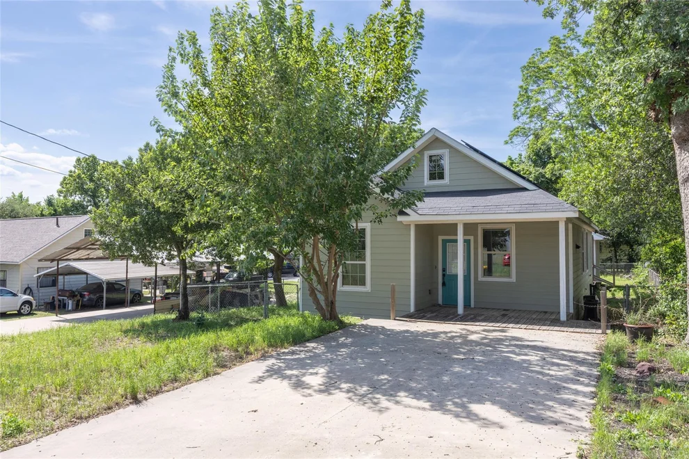 Unit for sale at 205 E 2nd Street, Hearne, TX 77859