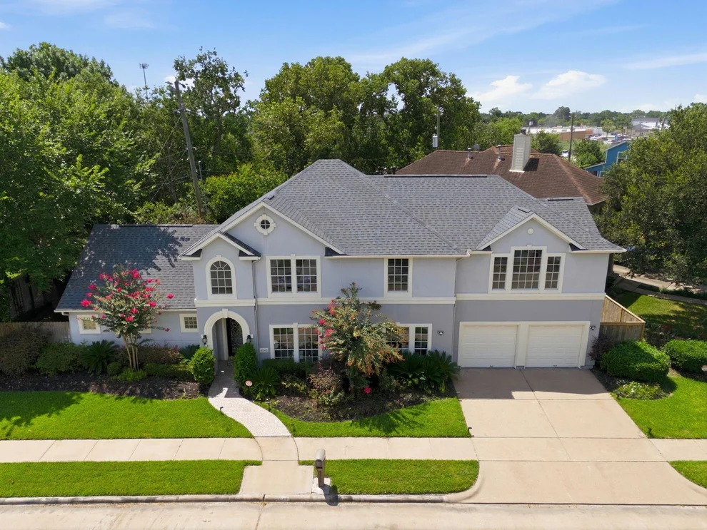 Unit for sale at 4042 Glen Cove Drive, Houston, TX 77021