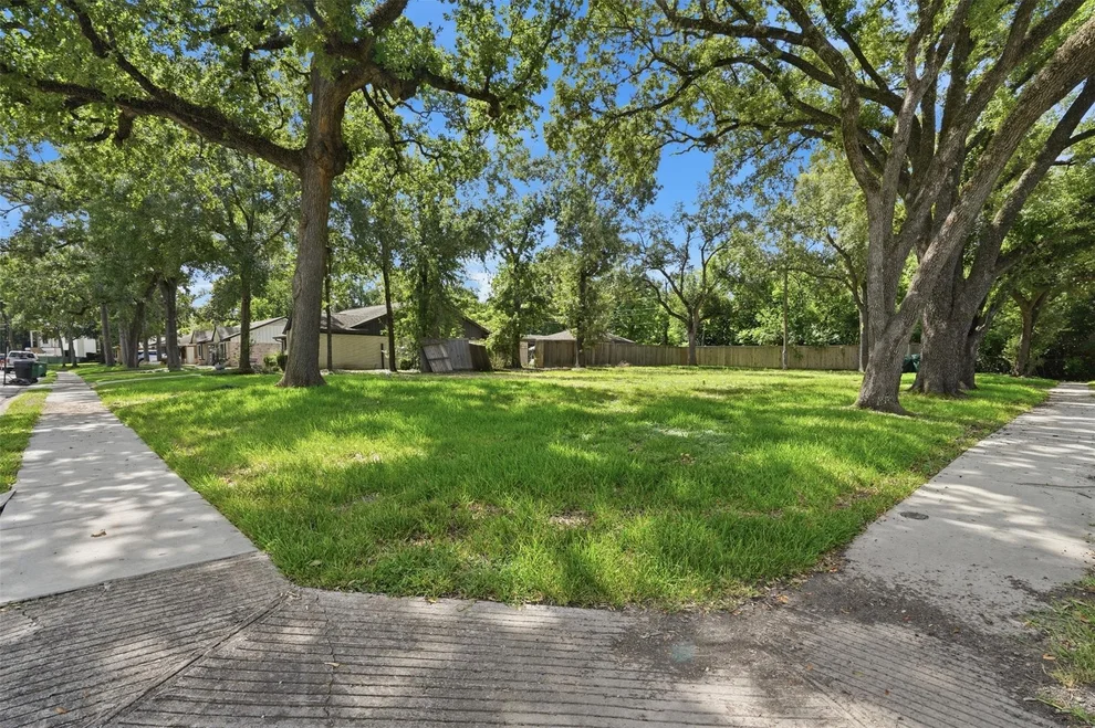 Unit for sale at 6235 Queenswood Lane, Houston, TX 77008