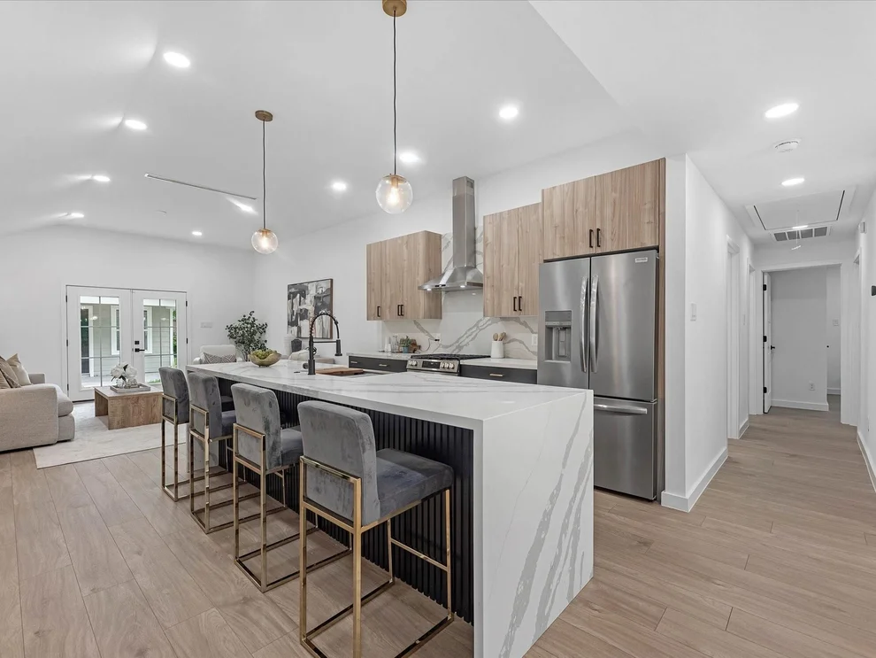 Unit for sale at 1826 Woodcrest Drive, Houston, TX 77018