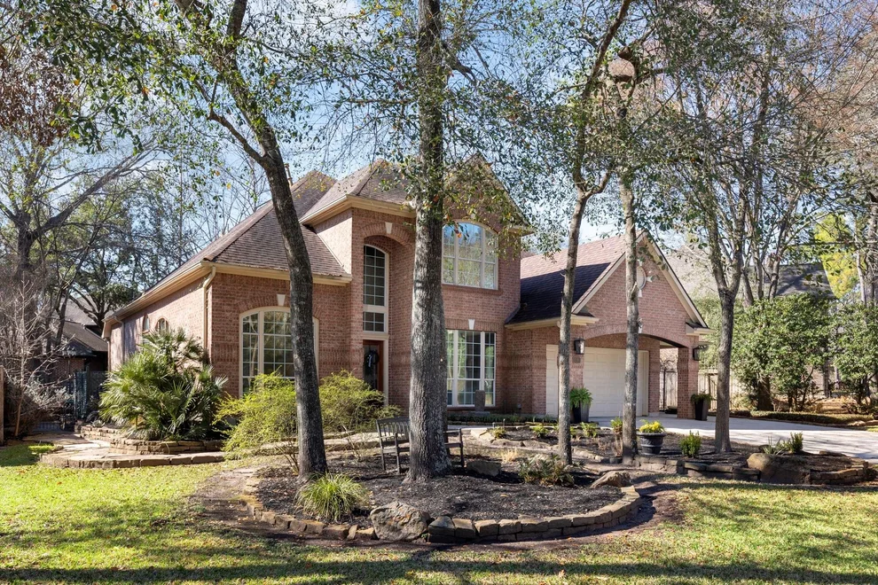 Unit for sale at 19 Clingstone Place, The Woodlands, TX 77382