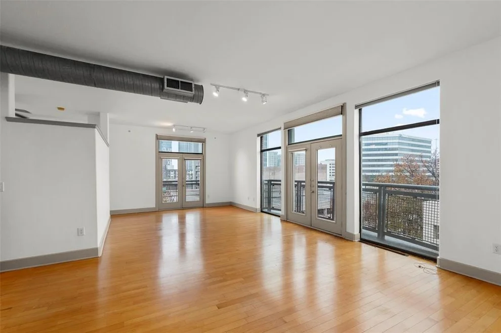Unit for sale at 1901 Post Oak Boulevard, Houston, TX 77056