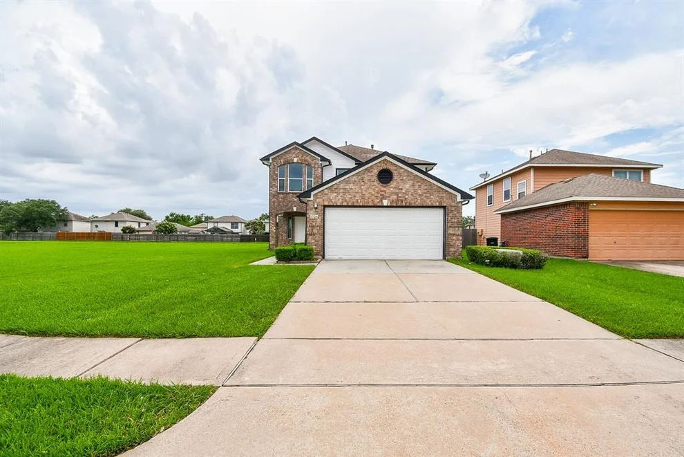 Unit for sale at 5726 Coastal Way, Houston, TX 77085