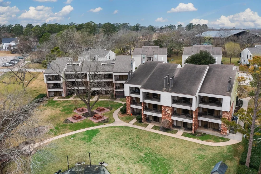 Unit for sale at 1000 April Sound Boulevard, Conroe, TX 77356