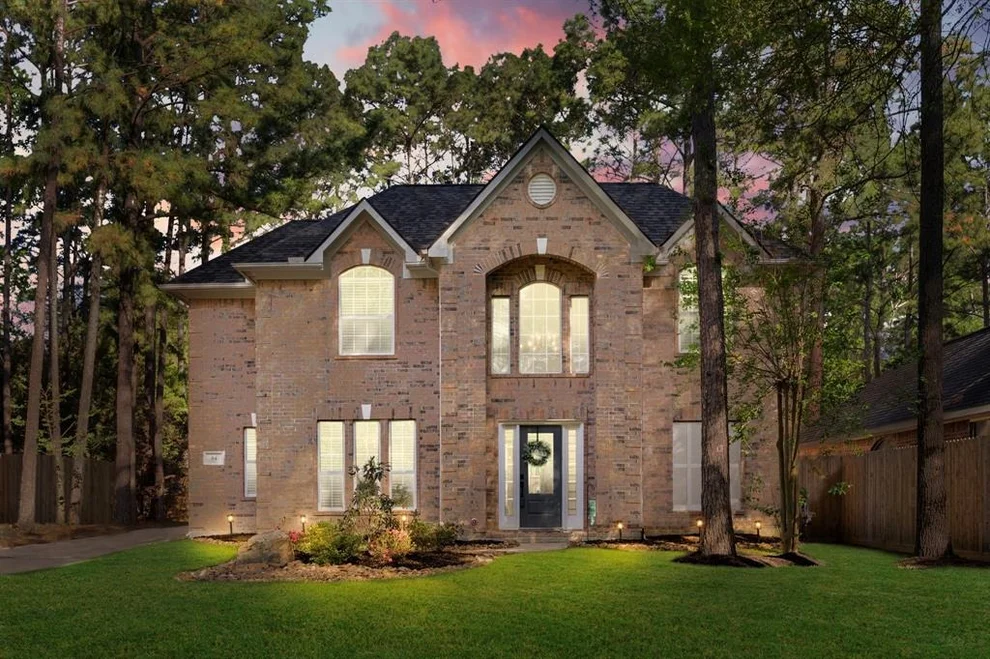 Unit for sale at 84 W Sandalbranch Circle, The Woodlands, TX 77382